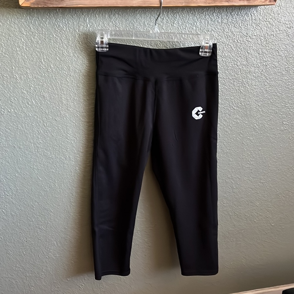 Capri length workout leggings
